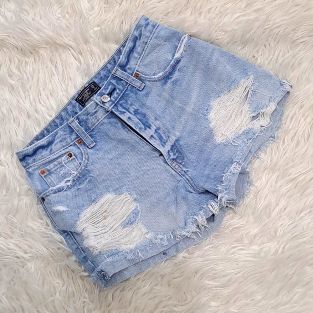 Abercrombie & Fitch Annie high -rise short size 26